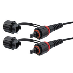 IP68 ODVA 兼容 MPO APC 公头到 IP68 ODVA 兼容 MPO APC 公头，24 芯光纤，SM OS2 5mm LSZH 户外级，30m 光缆组件